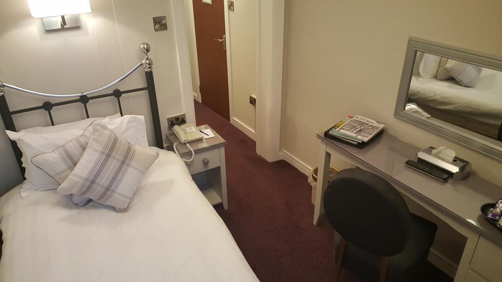 Maesmawr Hall Hotel Caersws Экстерьер фото